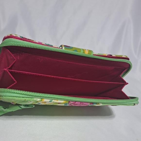 Vera Bradley Turn Lock Wallet‎ Tutti Fruiti Pink Inside - Picture 3 of 5